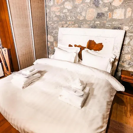 Alluring Holiday In Pella With Jacuzzi *